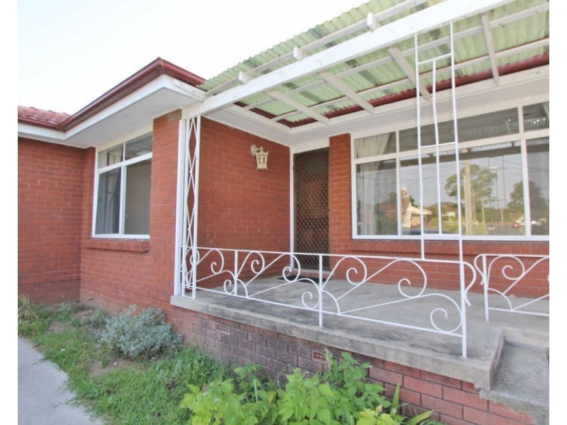 5 Croft Av, Merrylands NSW 2160