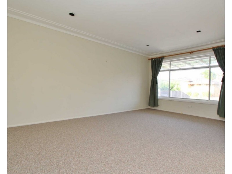 5 Croft Av, Merrylands NSW 2160