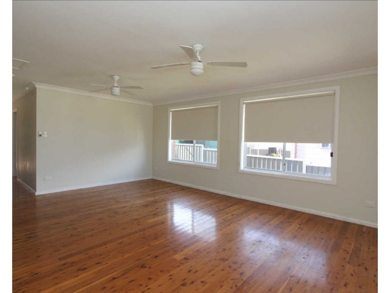 5 Croft Av, Merrylands NSW 2160