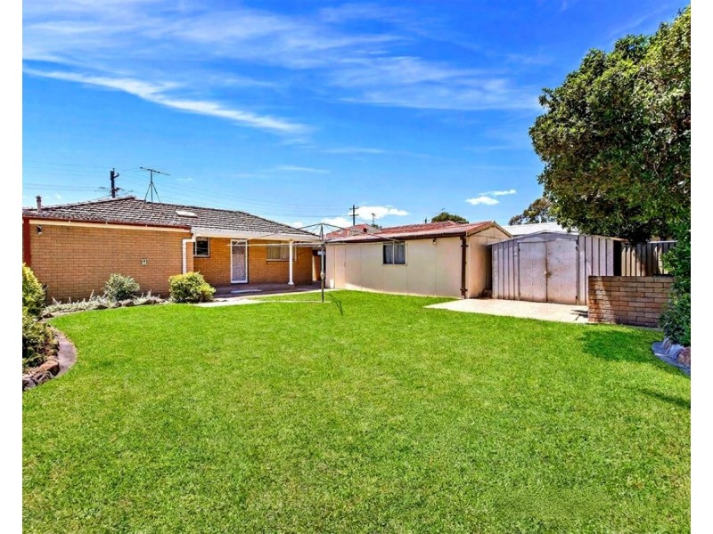 10 Gwydir St, Greystanes NSW 2145