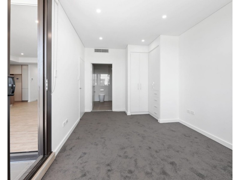 A303/40-42 Loftus Cr, Homebush NSW 2140