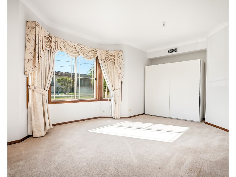 10 Vernon St, Greystanes NSW 2145