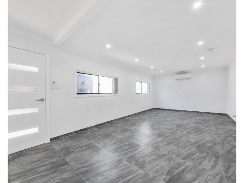 2A Dell St, Woodpark NSW 2164