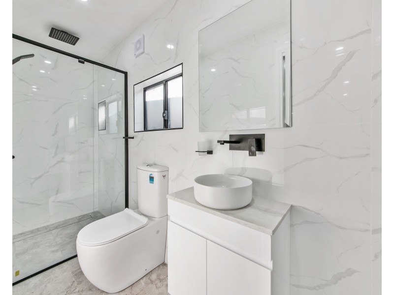 2A Dell St, Woodpark NSW 2164
