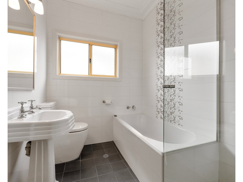 39 Laura St, Merrylands NSW 2160