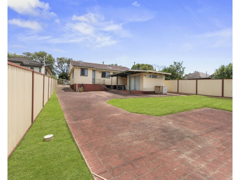 1 Lough Avenue, Guildford NSW 2161