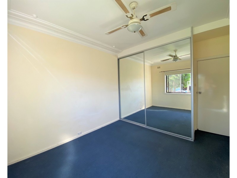 18 Derbyshire Av, Toongabbie NSW 2146