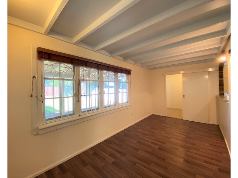18 Derbyshire Av, Toongabbie NSW 2146