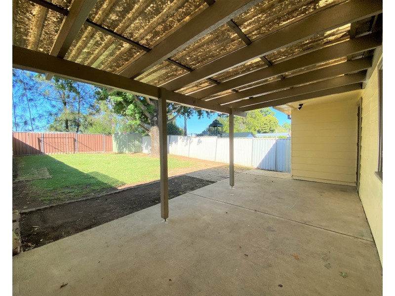 18 Derbyshire Av, Toongabbie NSW 2146