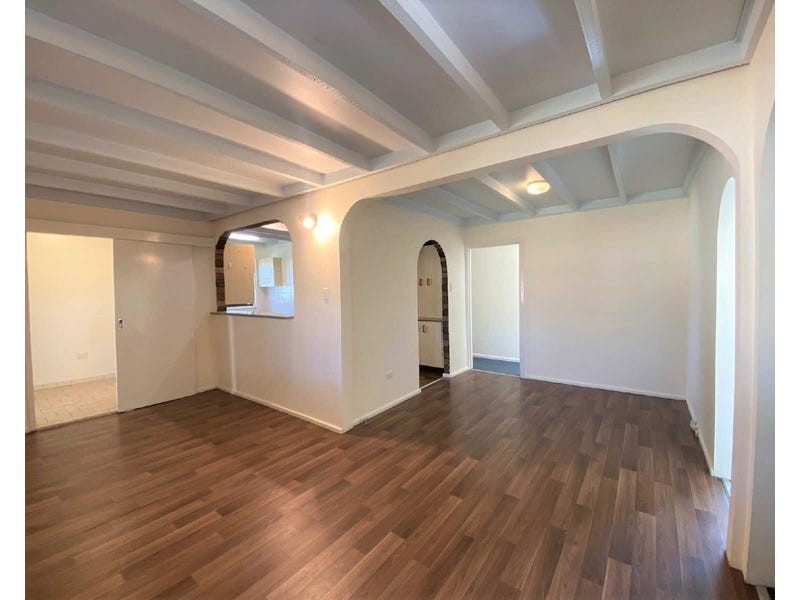 18 Derbyshire Av, Toongabbie NSW 2146
