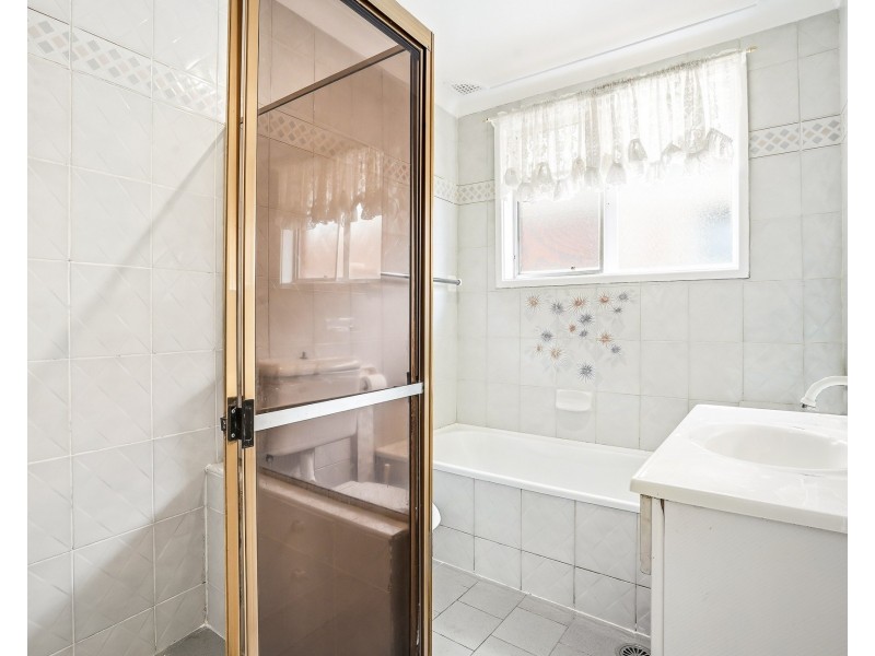 15 Bernie St, Greystanes NSW 2145