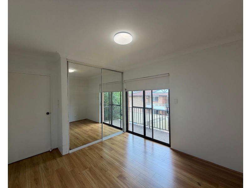 5/61-63 Windsor Rd, Merrylands NSW 2160