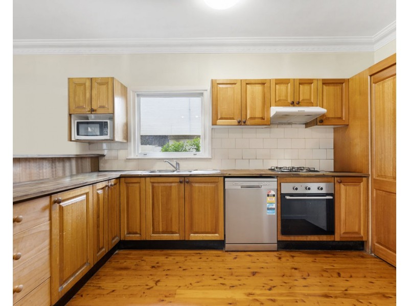 20 Bernard Street, Westmead NSW 2145