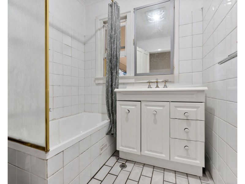 20 Bernard Street, Westmead NSW 2145