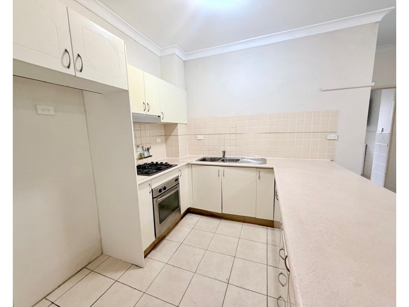 13/2-4 Kane St, Guildford NSW 2161