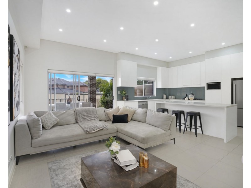 8 Valda Street, Merrylands NSW 2160