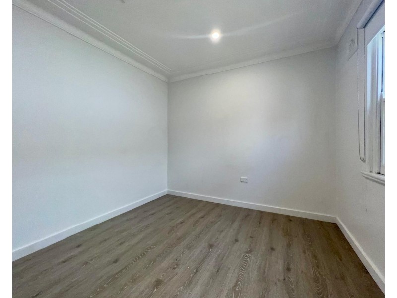 35 Centenary Rd, Merrylands NSW 2160