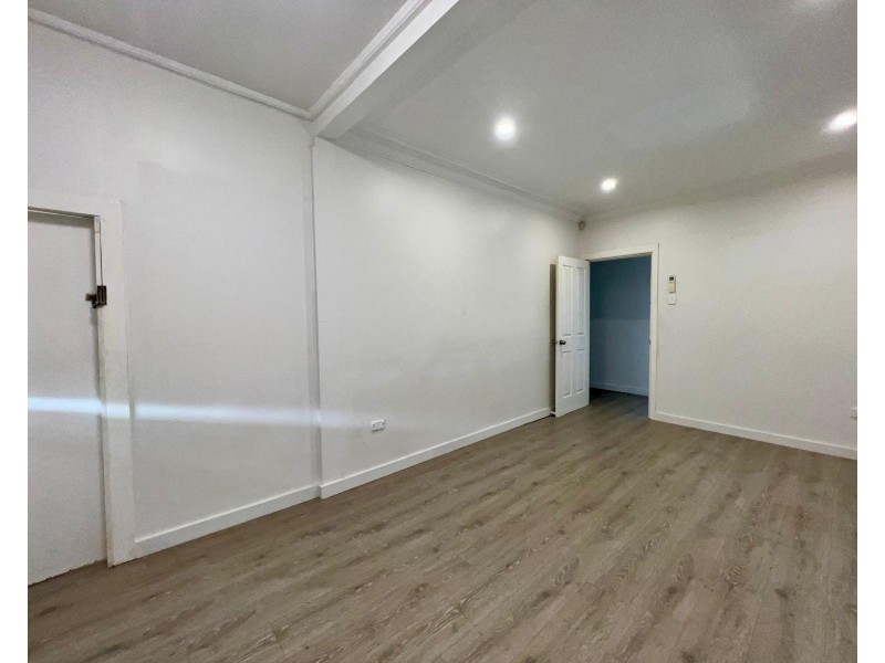 35 Centenary Rd, Merrylands NSW 2160