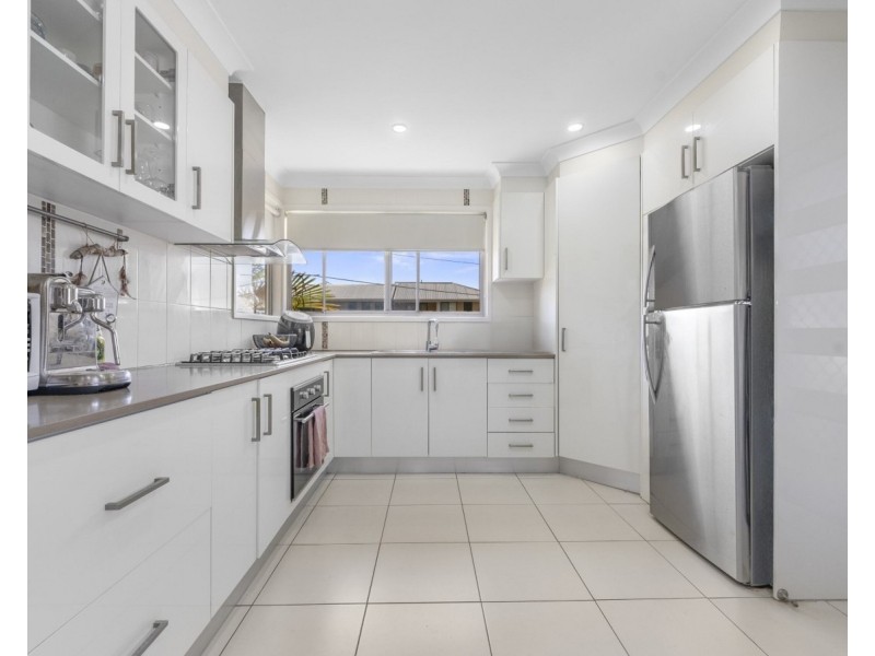 8 Lloyd St, Greystanes NSW 2145