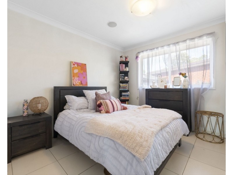 8 Lloyd St, Greystanes NSW 2145