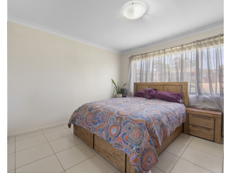 8 Lloyd St, Greystanes NSW 2145