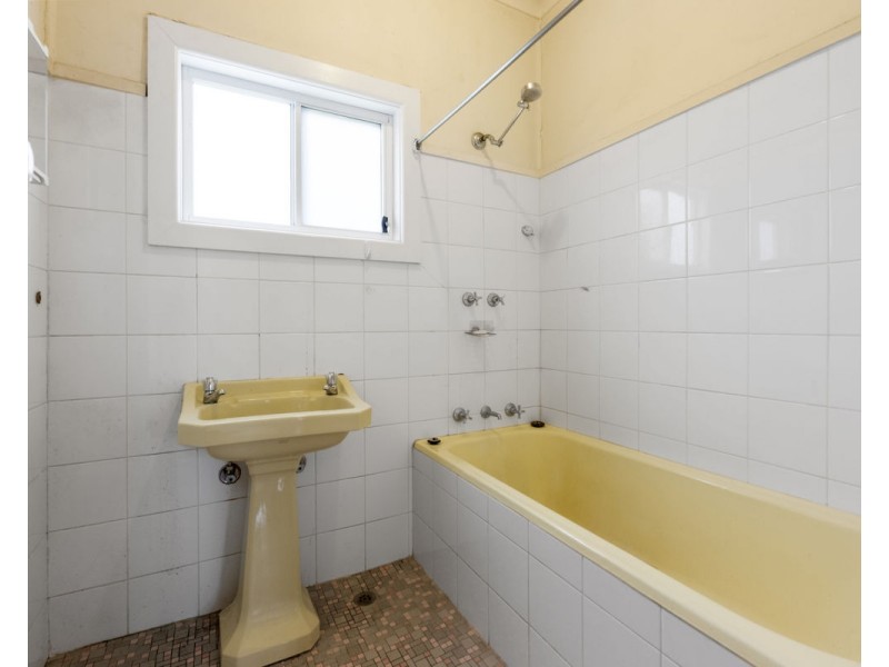 14 Fairfield Road, Guildford NSW 2161