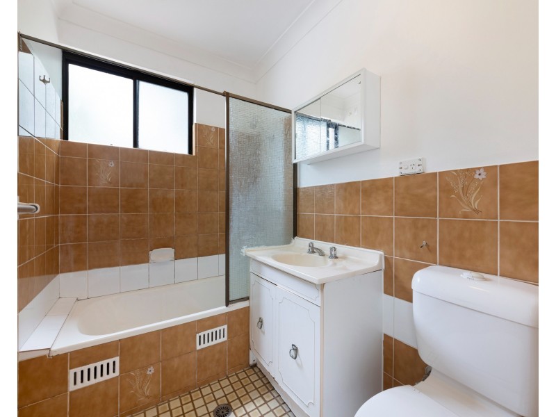 8/51-53 Carlisle St, Ingleburn NSW 2565