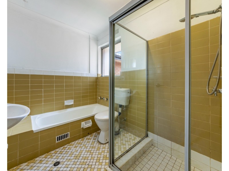 8/20 Sherwood Rd, Merrylands NSW 2160