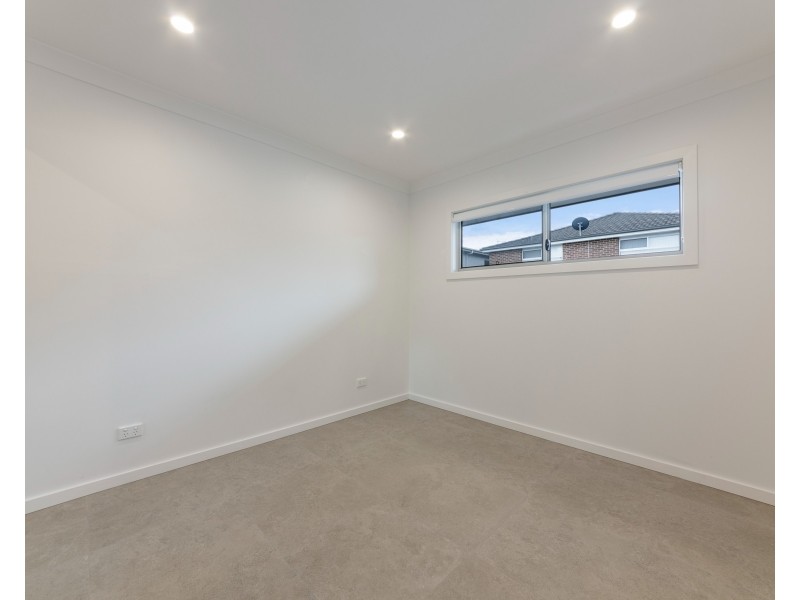 3a Edna Av, Merrylands West NSW 2160