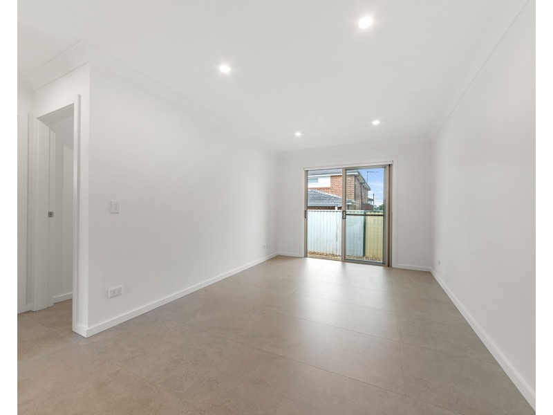 3a Edna Av, Merrylands West NSW 2160