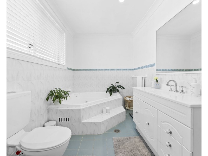 2/17 Mills Street, Merrylands NSW 2160