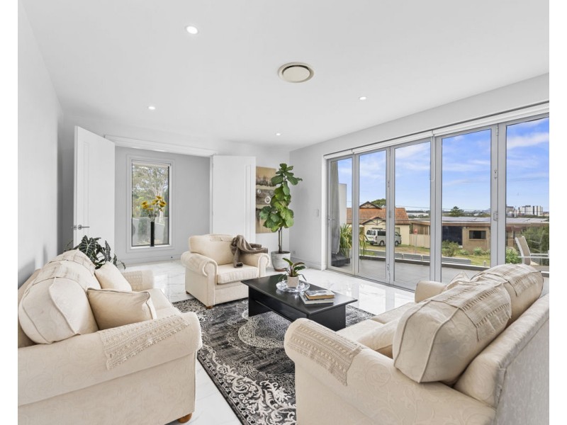 14 Mount Street, Constitution Hill NSW 2145