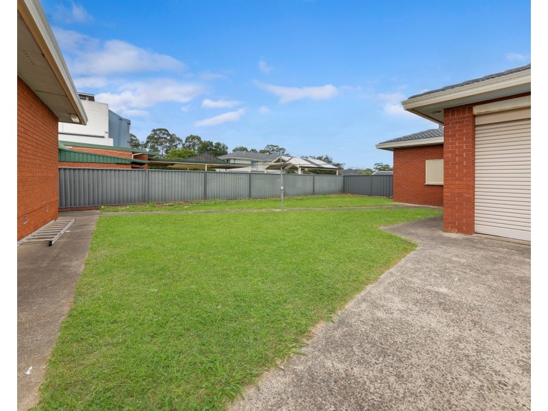 13 Beresford Rd, Greystanes NSW 2145