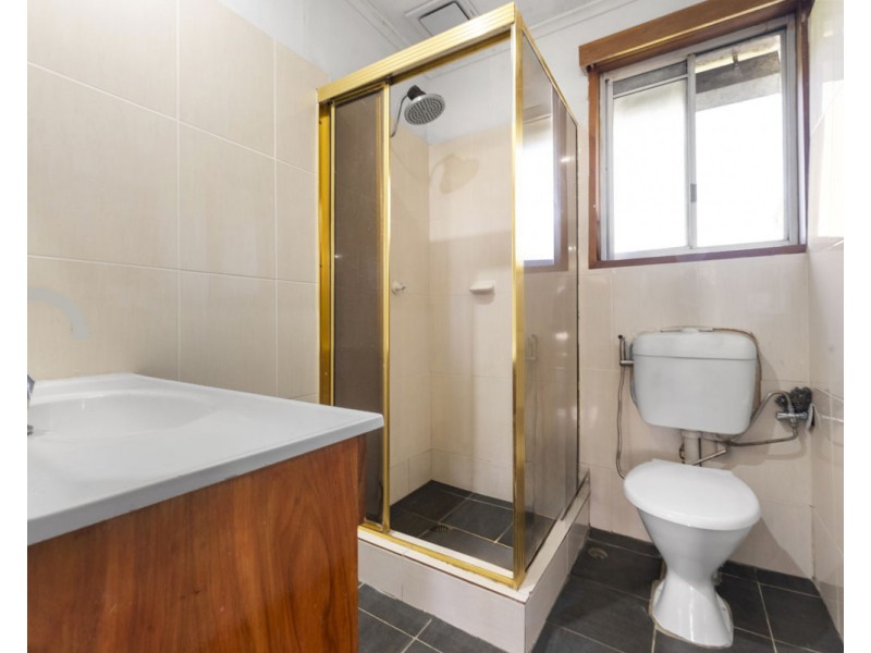 26 Crosby Crescent, Fairfield NSW 2165