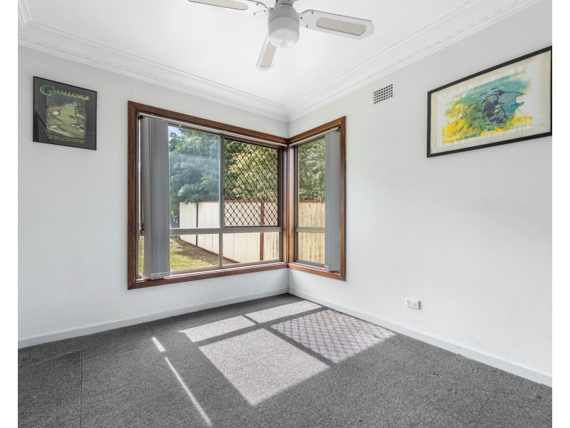 1 Lough Av, Guildford NSW 2161