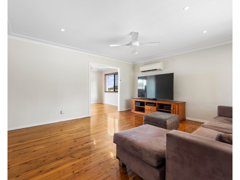 1 Lough Av, Guildford NSW 2161