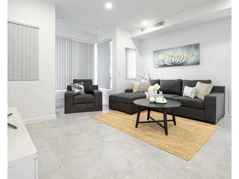 56 Grevillea Cr, Greystanes NSW 2145