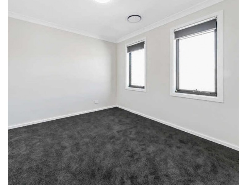 62 Pridham Av, Box Hill NSW 2765