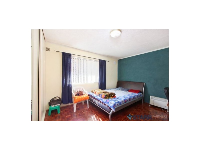 2/24 Military Road, Merrylands NSW 2160