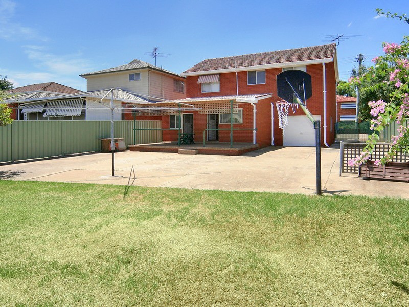 34 Grace Crescent, Merrylands NSW 2160
