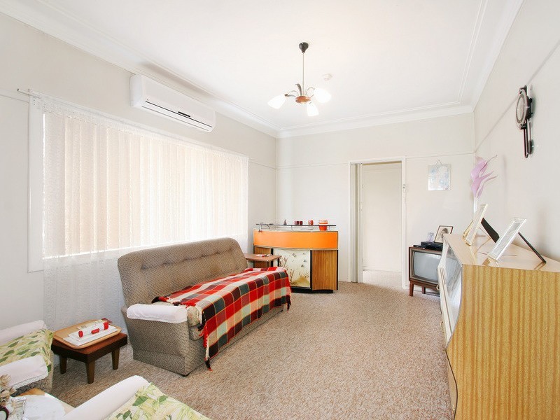 111  Dennistoun Avenue, Guildford West NSW 2161