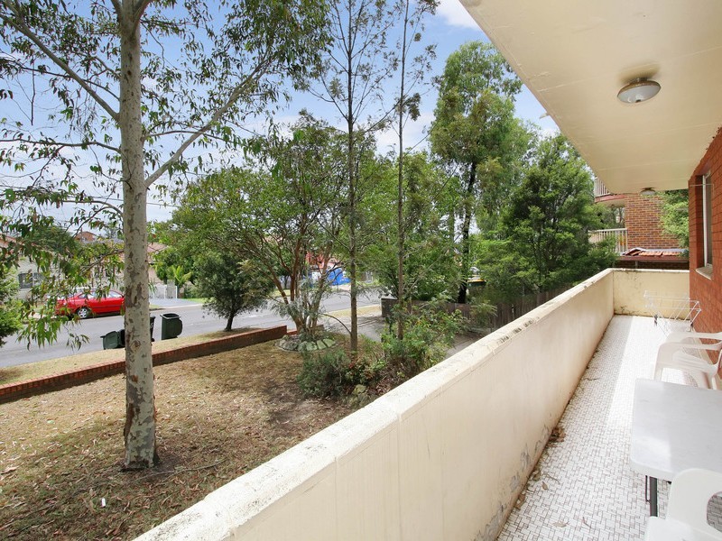 2/52  Birmingham Street, Merrylands NSW 2160