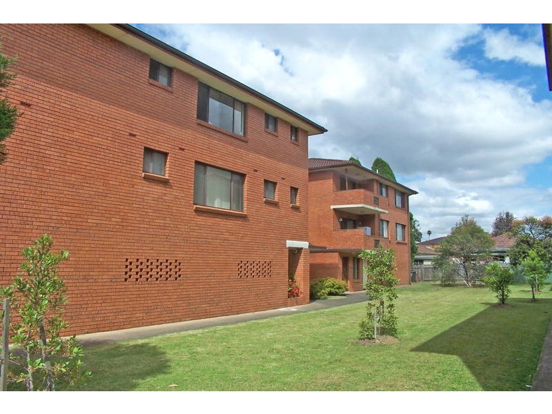 4/8 Treves Street, Merrylands NSW 2160