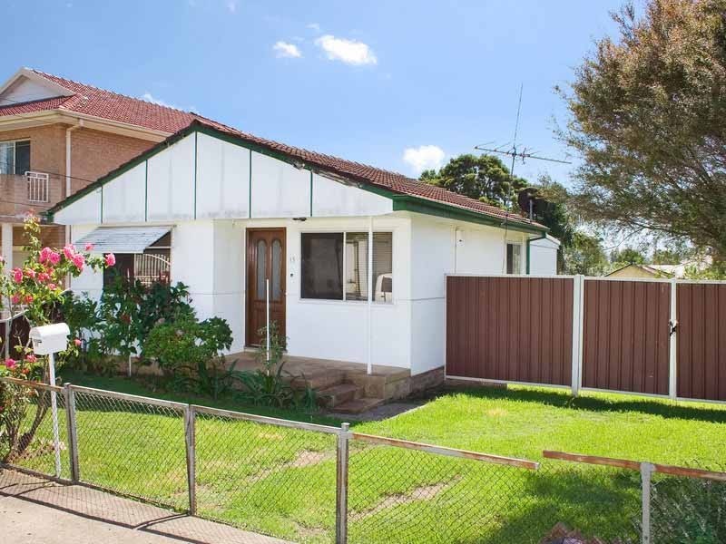 13 Earl Street, Merrylands NSW 2160