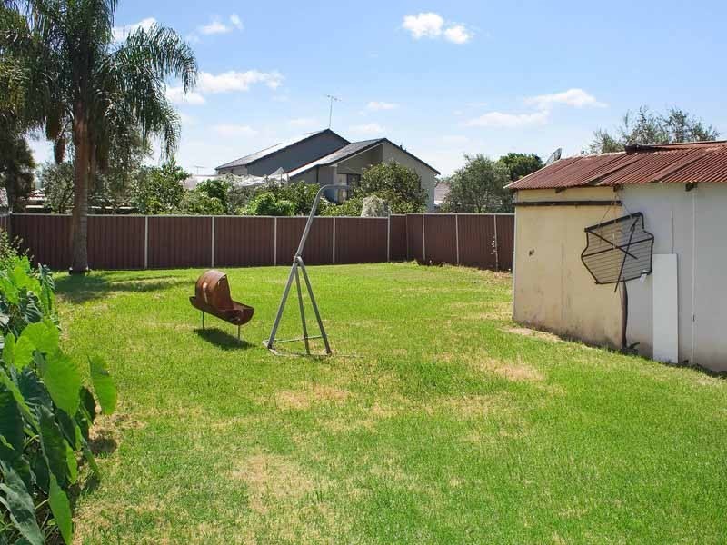 13 Earl Street, Merrylands NSW 2160