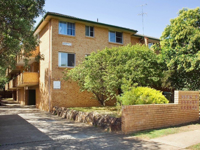 8/16 Burford Street, Merrylands NSW 2160