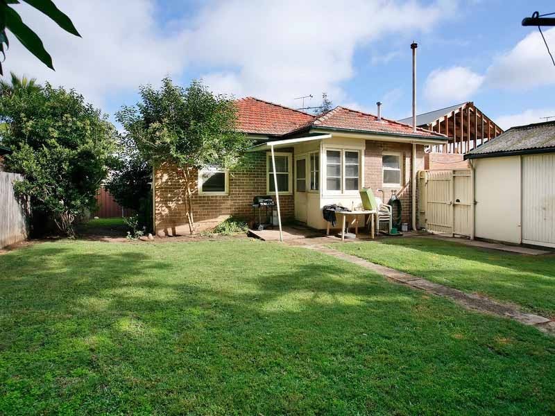 1 Frederick Avenue, Granville NSW 2142