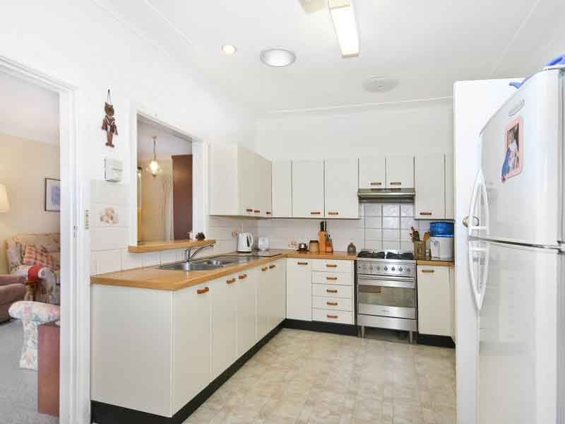 8 Ruth Street, Merrylands NSW 2160