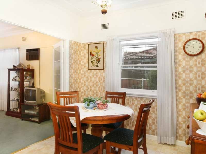 8 Ruth Street, Merrylands NSW 2160