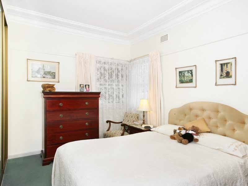 8 Ruth Street, Merrylands NSW 2160